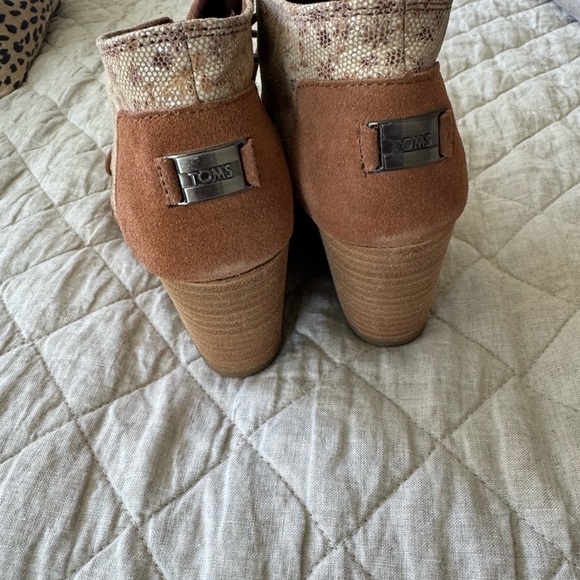 TOMS Women's Tan Wedge Booties - Picture 2 of 6